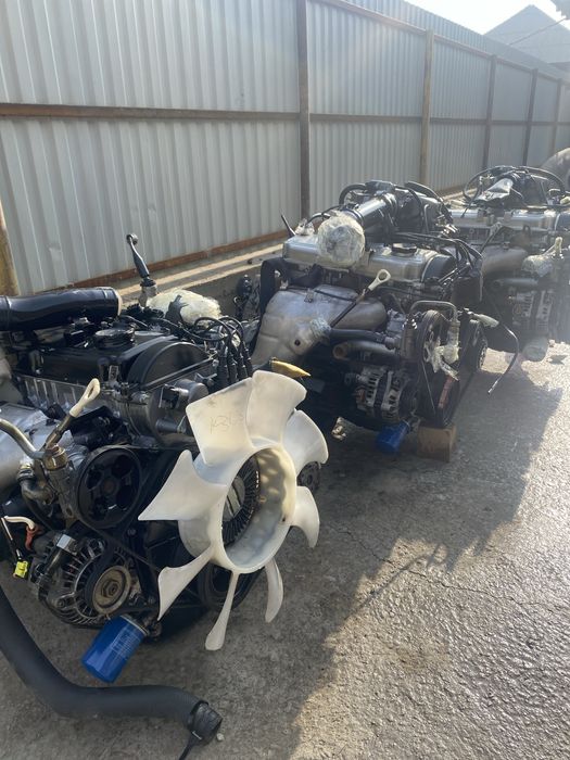 Двигатель  MITSUBISHI 4G63