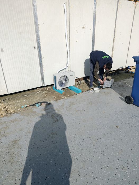 Frigotehnist , montat aer condiționat