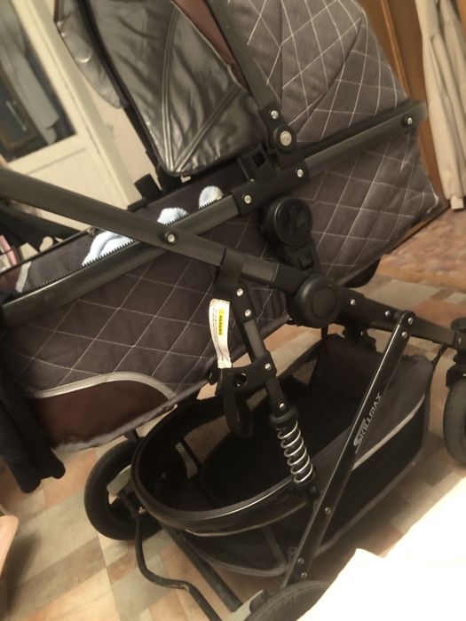 продам коляску  или обменяю на санки в отличном состояние