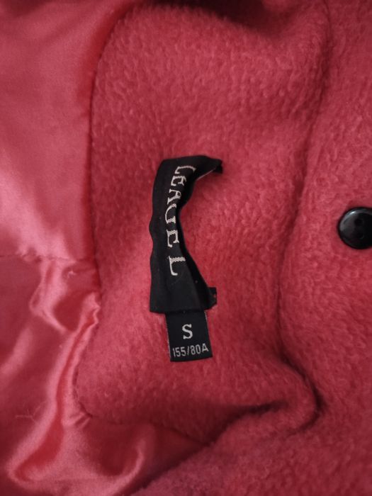 Продам пальто малиновое