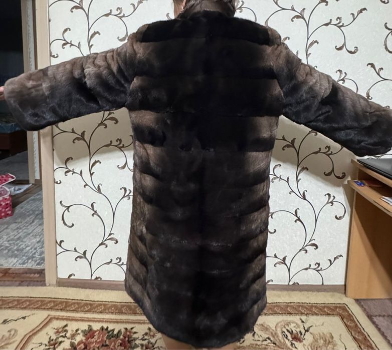 Продам норковую шубу