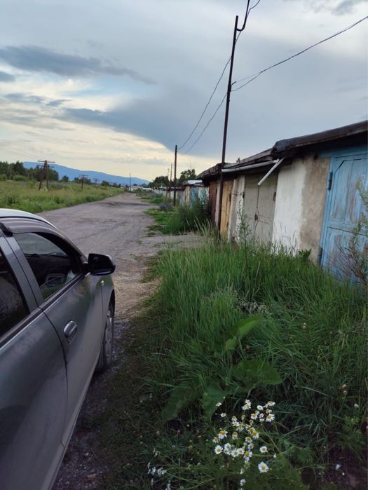 Гараж на 7 районе.