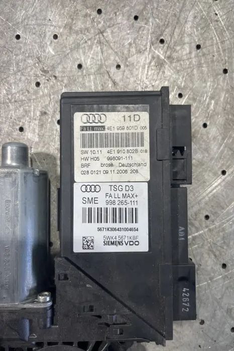 Motoras macara geam fata stanga Audi A8 2006