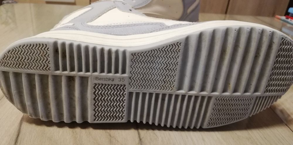 Обувки Бершка 35 номер. Bershka