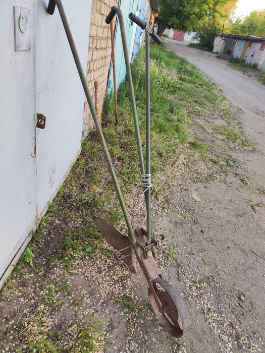 Продам ручной окучник культиватор для огорода