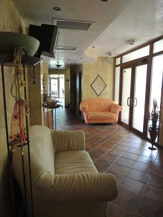 Предлагаме на Вашето внимание работещ семеен хотел в гр. Несебър