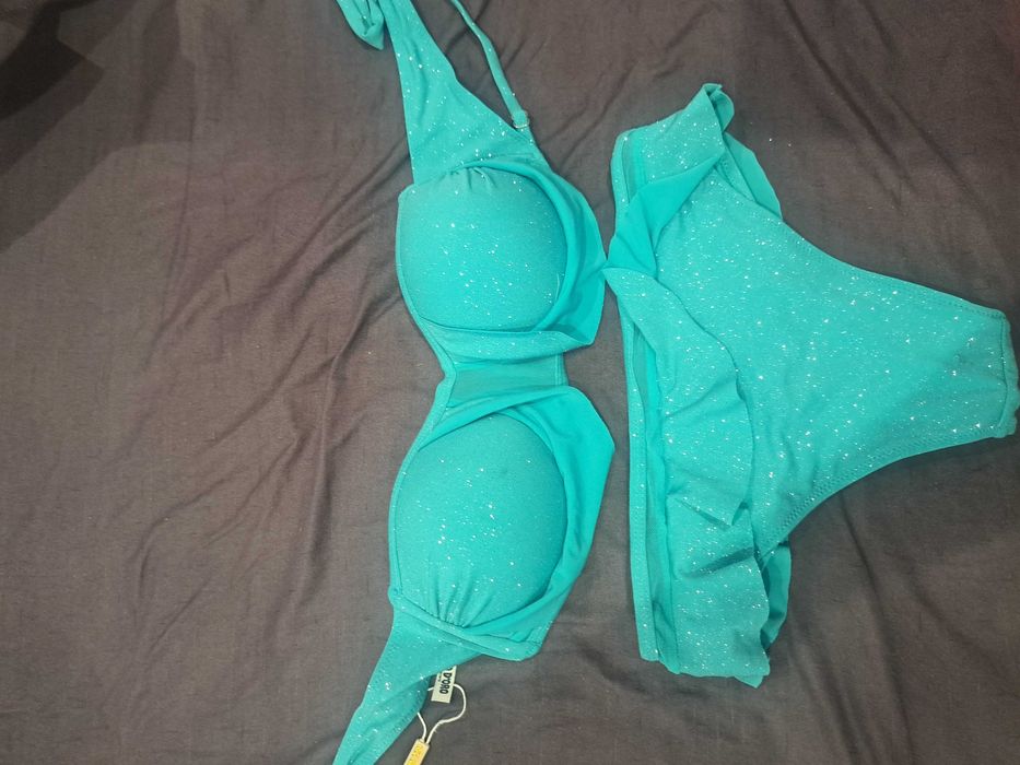 Дамски бански костюм