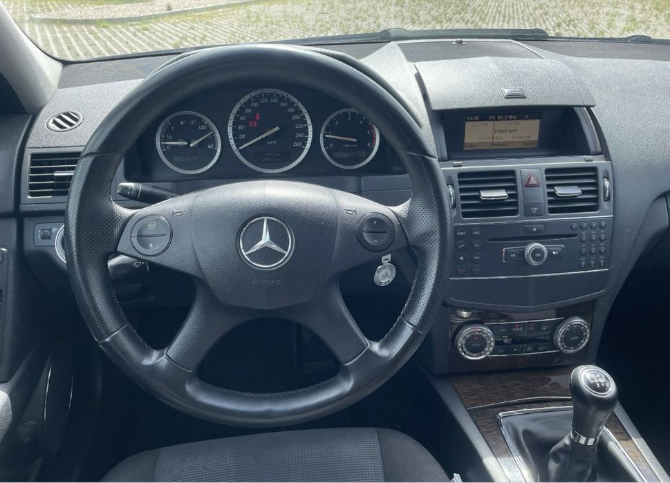 De vanzare Mercedes C200 D 136 cp 380 km Masina se prezinta într-o stare f buna Itp valabil  impozit platit