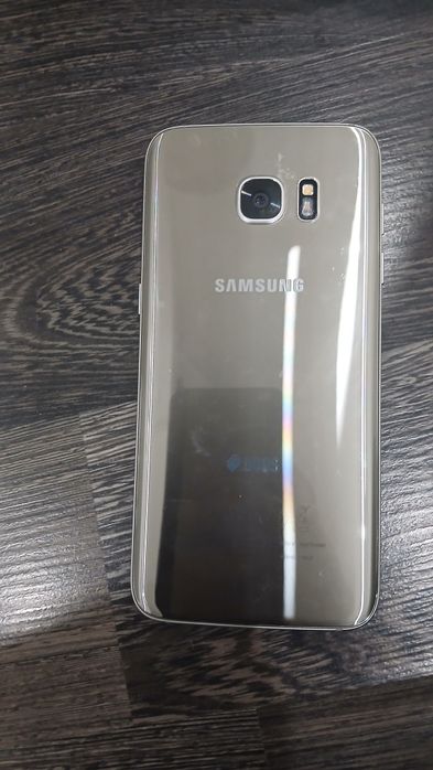 Продам Samsung s7 edge