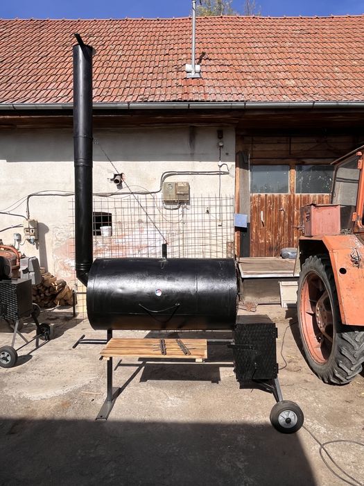 Vând Grătar / Smoker profesional cu focar separat