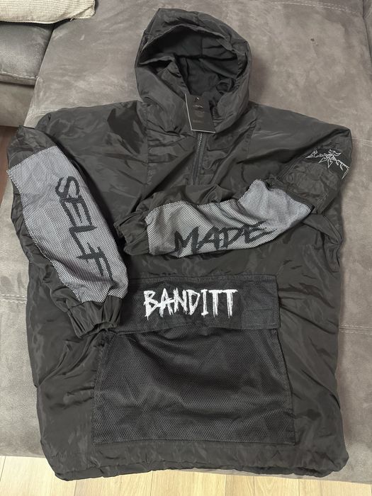 Продавам дрехи на Bandit