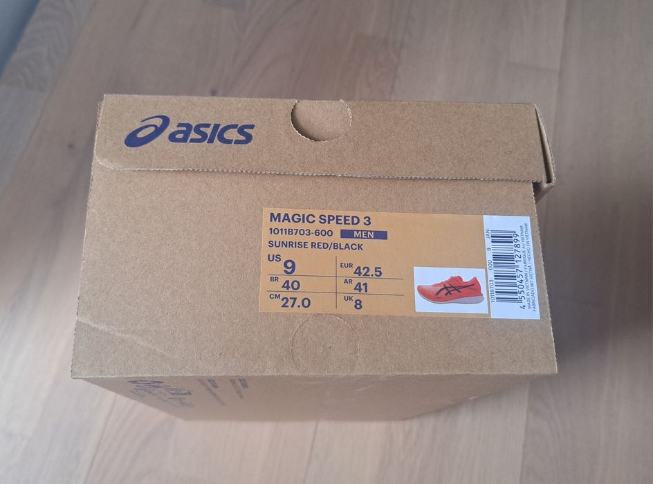 Маратонки Asics Magic Speed 3, размер 42.5
