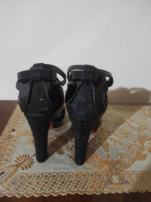 Ayollar tuflisi holati yaxshi