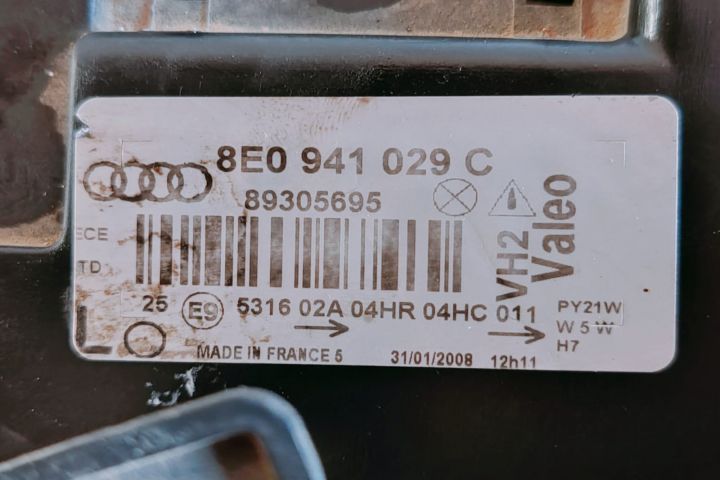 Far  Stanga 8E0941029C Audi A4 B6