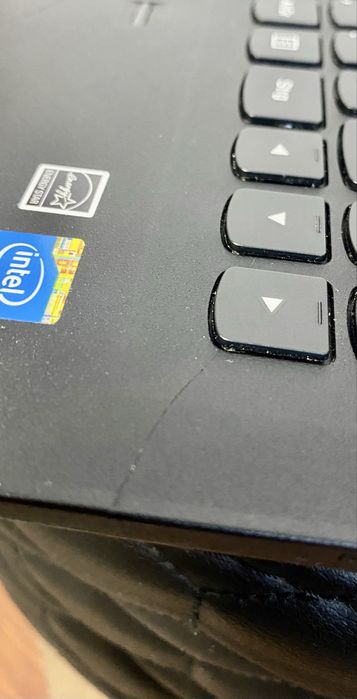 Laptop Lenovo E31-70 - i5-5200U / 8GB RAM / 500GB HDD / Win 10 Pro