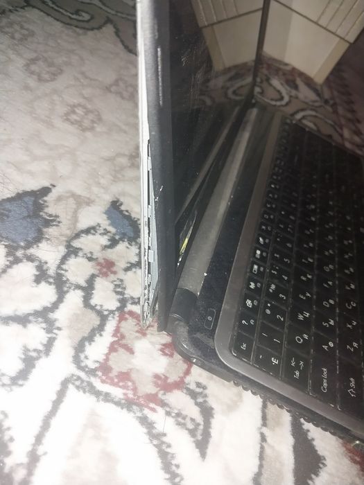 Ноутбук сотилади