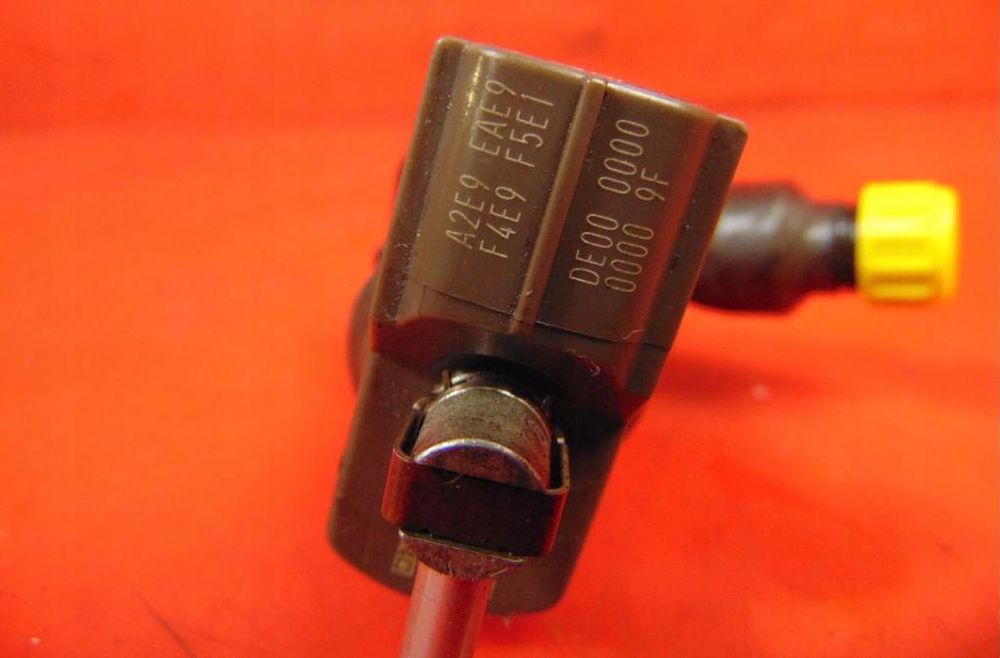 Injector Mazda 6 2.2 Cod R2AA13H50