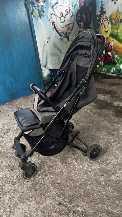 Продам коляску легкую