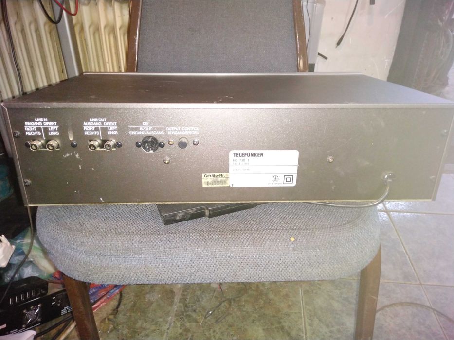 Продавам двукасетен дек Telefunken HC730T