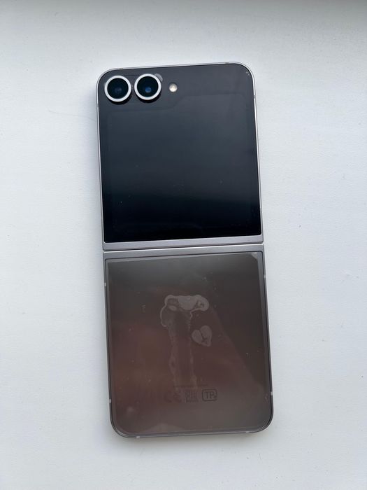 Samsung Galaxy Z Flip 6