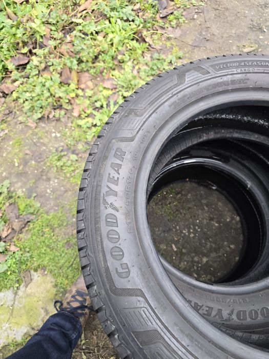 Cauciucuri all season  215/60/17 C Goodyear  Vector4seasons  Cargo