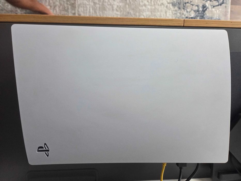 PlayStation 5 cu disc + jocuri. Stare foarte buna