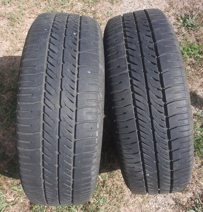 Roti vara renault 4x100,  2 buc. 175 65 14, un cauciuc cu problema