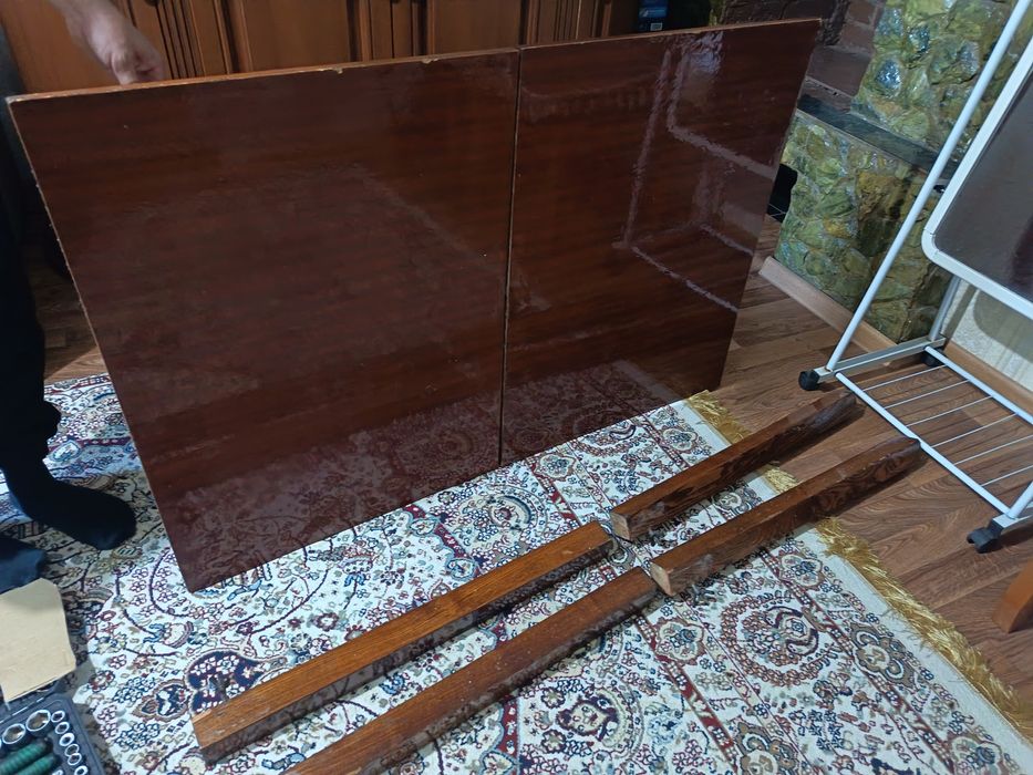 Продам кухонный стол