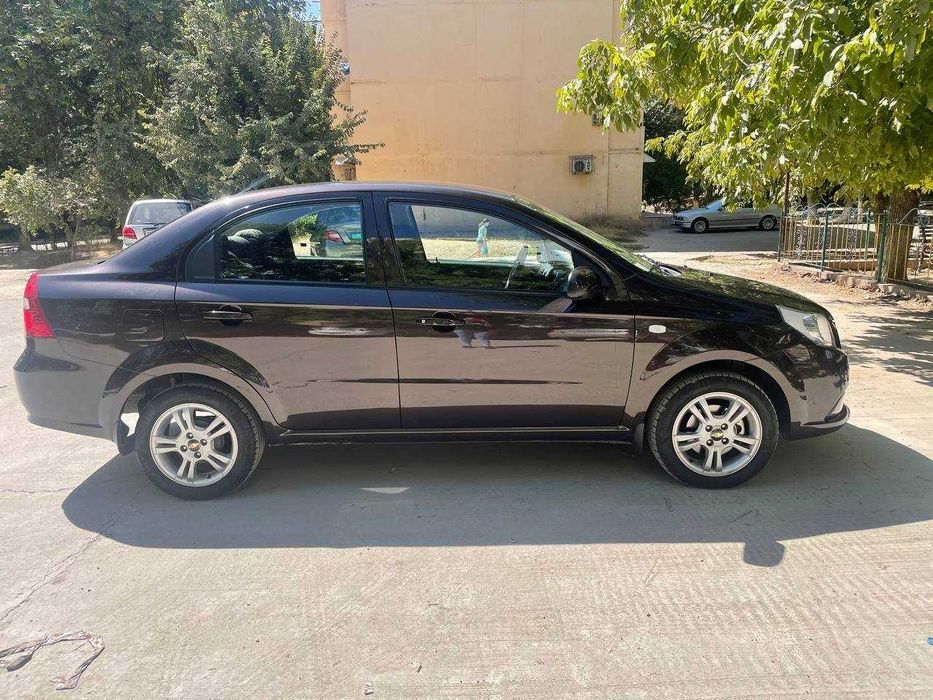 Продаю свою машину  Нексия 3, один хозяин.
В отличном состоянии.