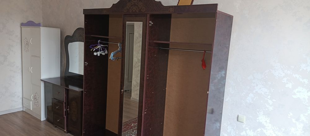 Кровать, Шкаф, Трюмо в комплекте  продается/ Етокхона мебе