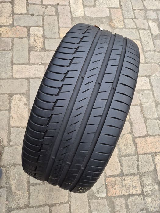 O bucată 275/40 R21 vară - una Continental