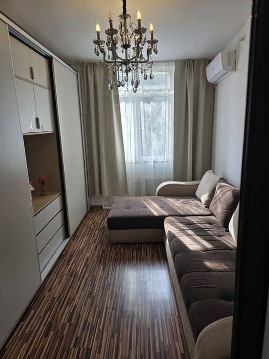 Garsoniera 18m' in stare se vinde mobilata sau goala  piața Pajura