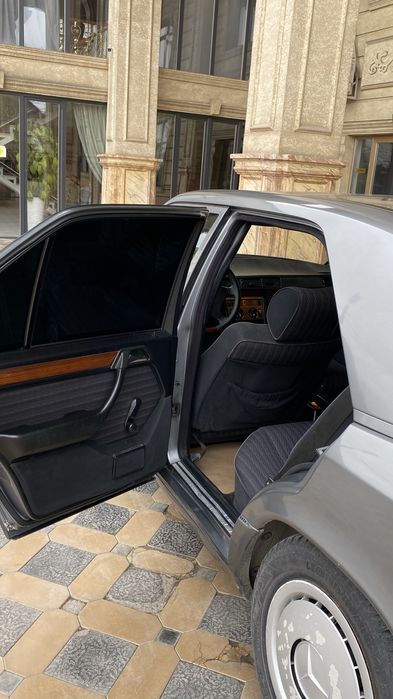 Мерс 124 2.3  автомат Mercedes 124