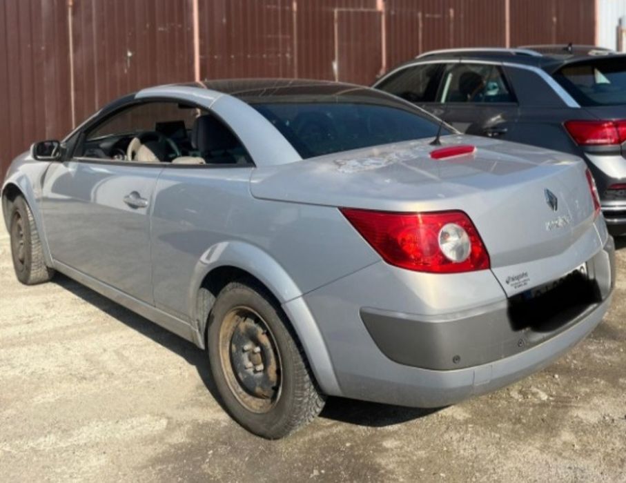 Dezmembrez Renault Megane Cabrio 1.6 benzina