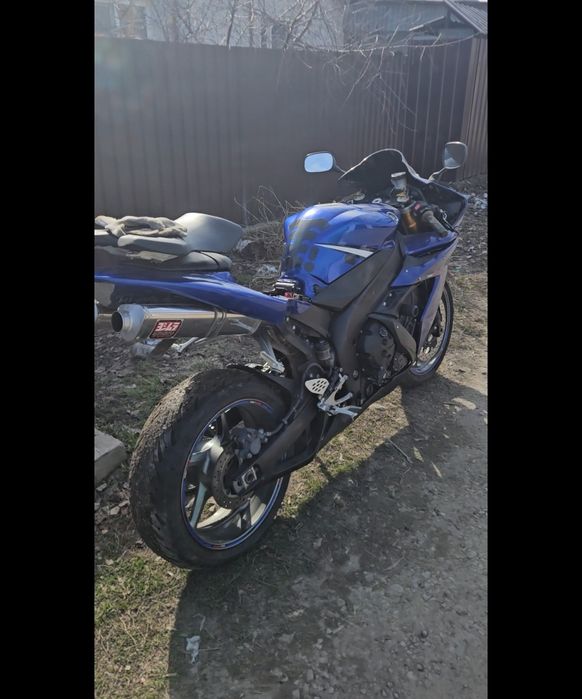 Продам спорт R1 доки в порядке