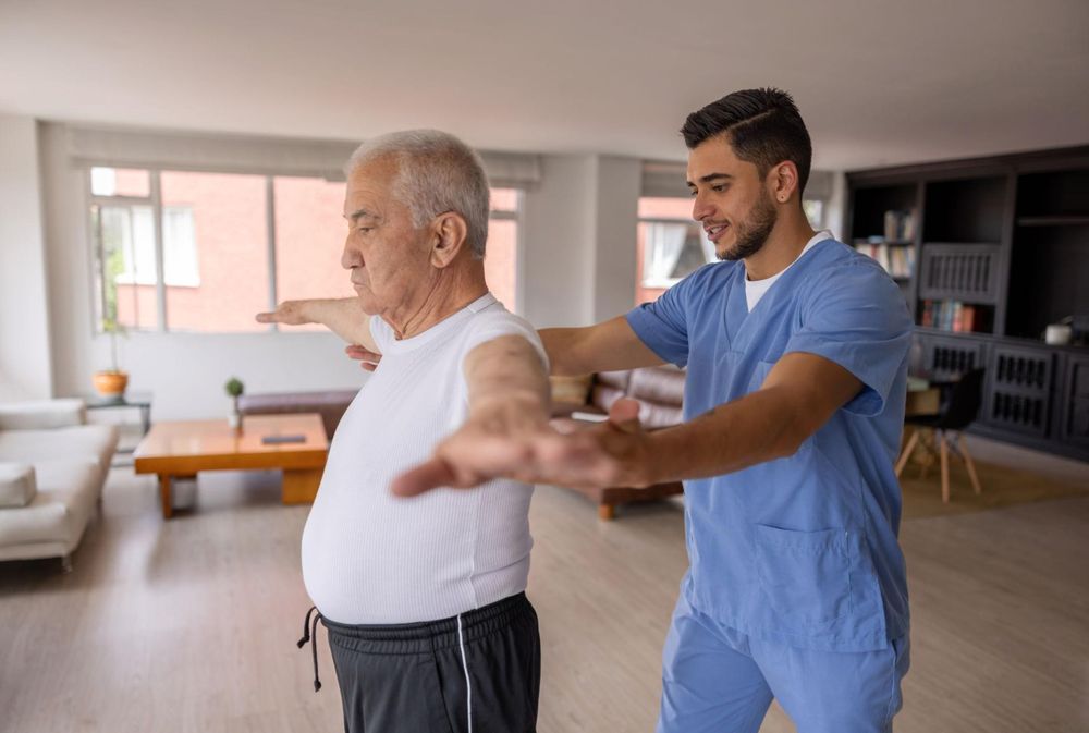 Recuperare post-AVC la domiciliu Brașov – Kinetoterapie neurologică | Reeducare mers și mobilitate