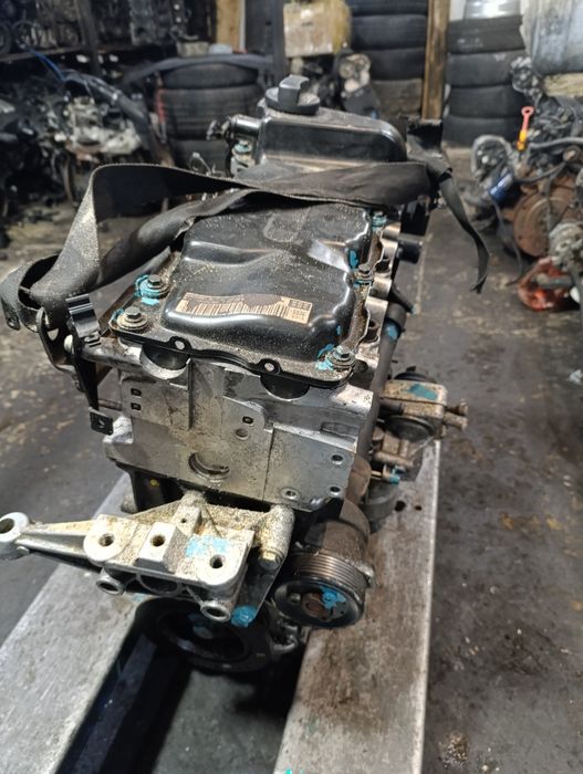 Двигатель на Фольксваген Гольф 4 2.3л AGZ