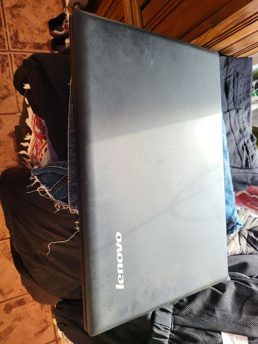 Vand laptop pt piese!