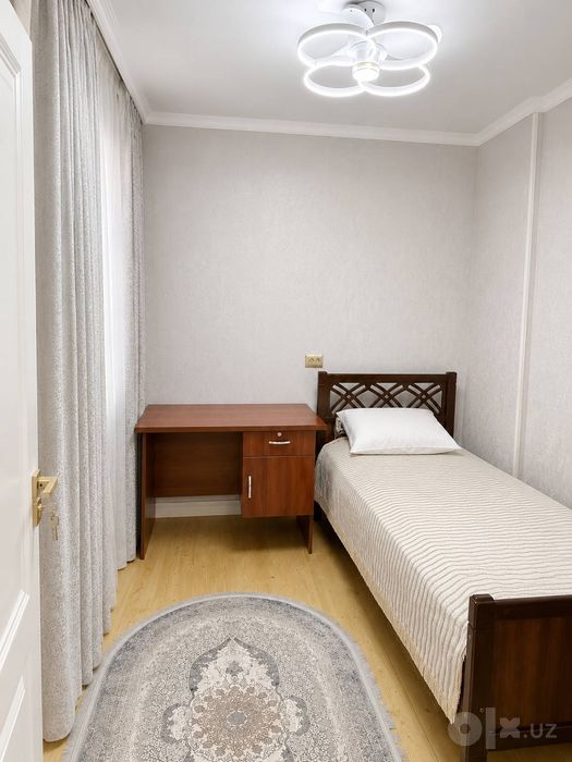 Продается кровать и стол