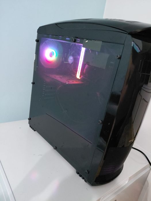 Vând pc gaming intel i59400f
