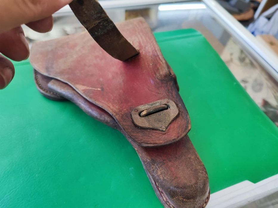 кожен кобур за пистолет