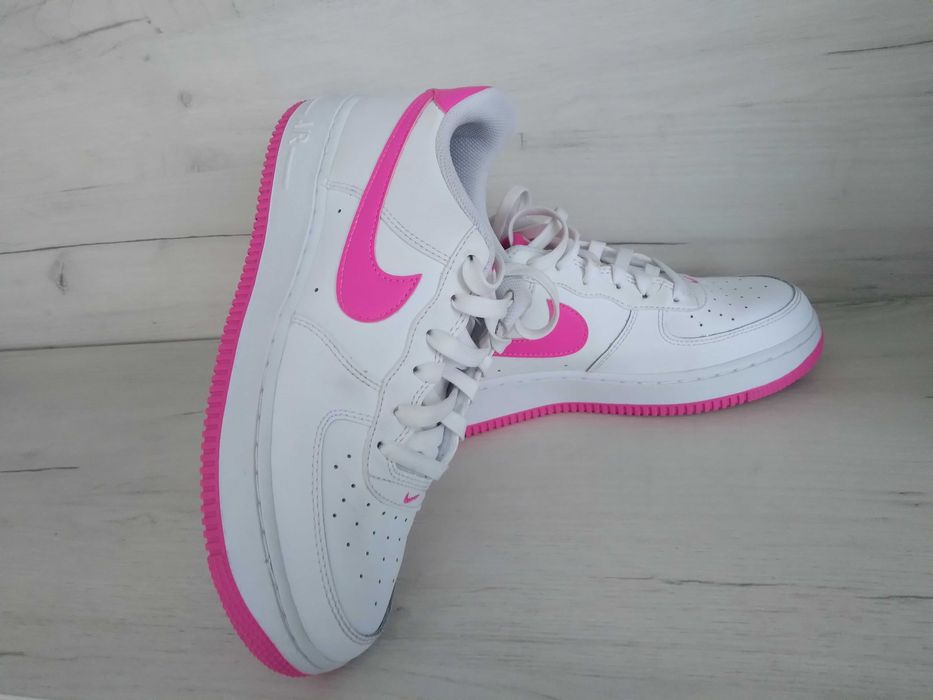 Детски оригинални маратонки  Найк размер 39 цена -80лв.