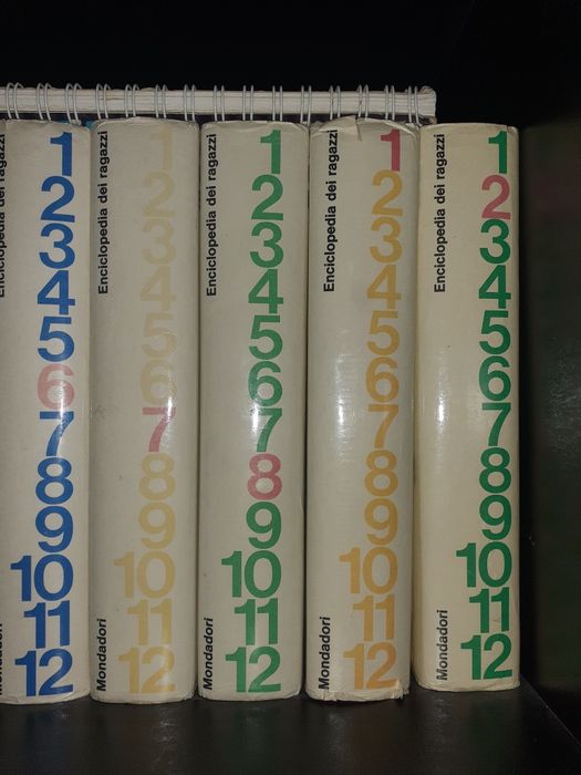 Carti, enciclopedie, 5 Ron/carte, in bloc