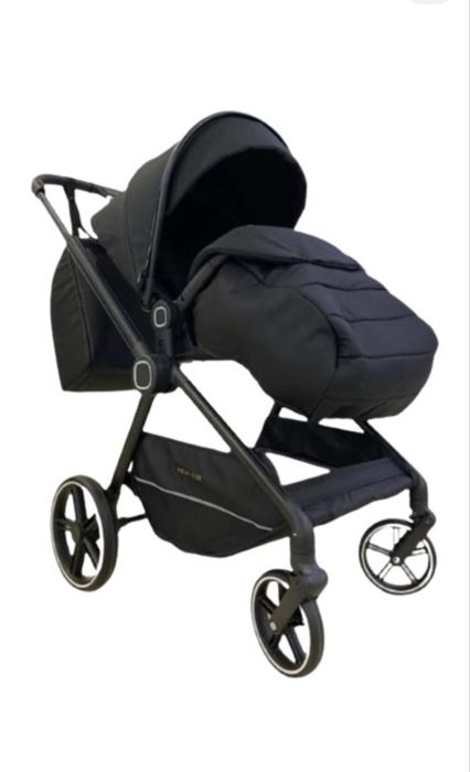 Детская прогулочная коляска