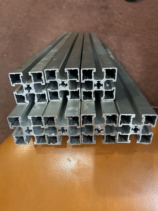 Profil aluminiu 40x40 mm. Canal 8