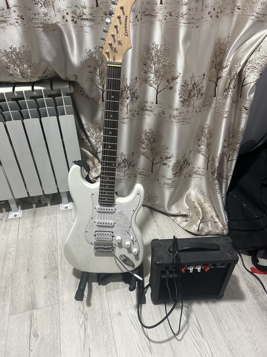 Продам электро гитару