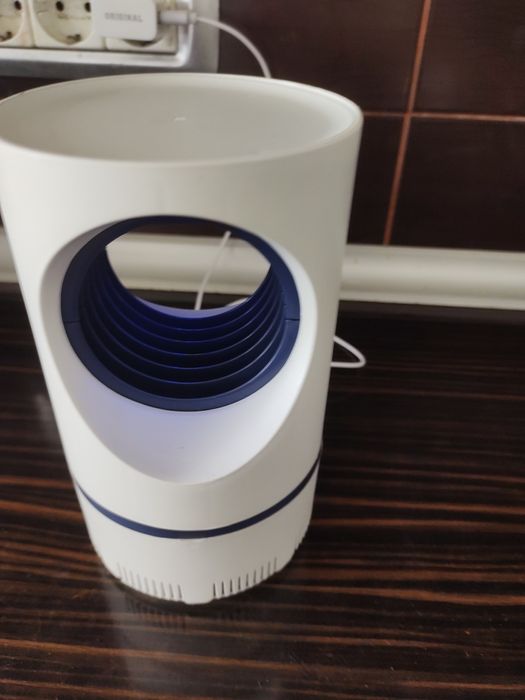 Capcana insecte tantari lampa UV