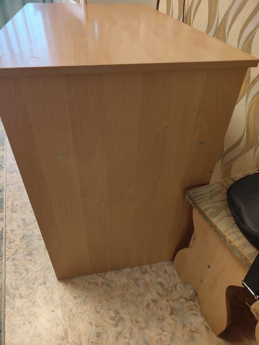 Стол письменный школьный