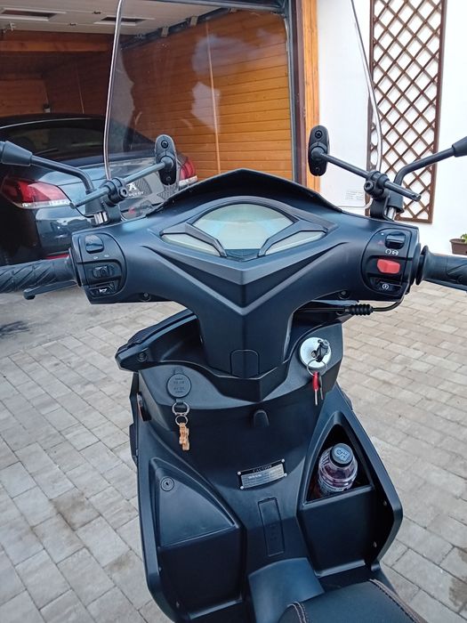 Proprietar vând scuter 125cc impecabil