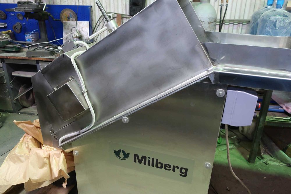 Измельчитель-дробилка монолитов масла и какао (УИМ), роторный